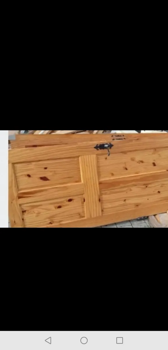Wooden Doors C/W  Door Handles x 4 - Image 2