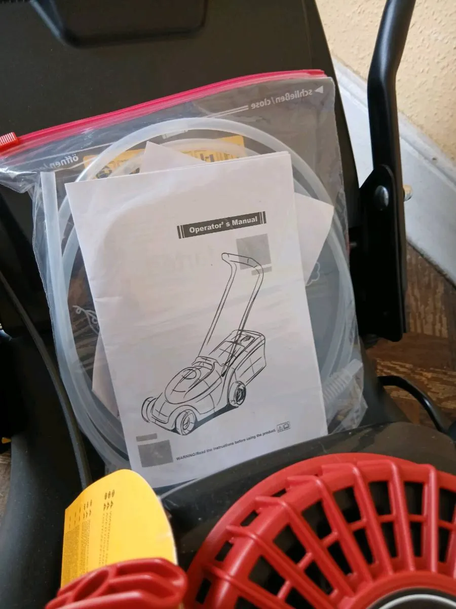 Lawnmower brand new harry midi mower 43cm cut - Image 4