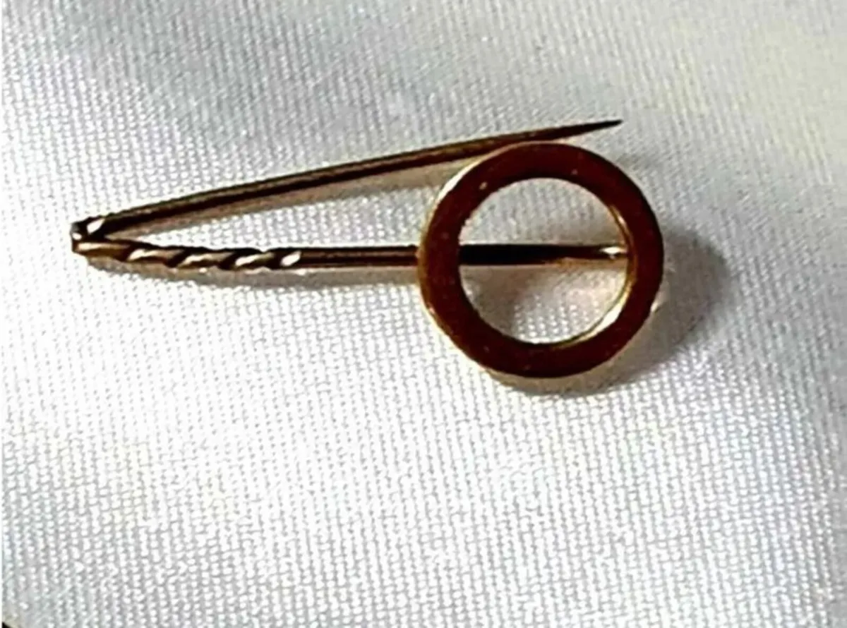 Vintage 9ct Gold Tie Pin - Image 2