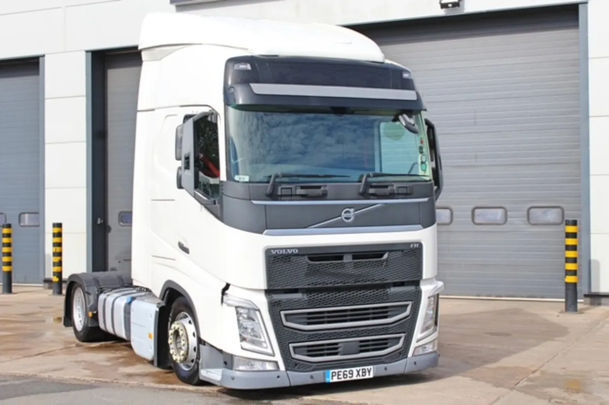 2019 VOLVO FH460 4X2 LOW-RIDE TRACTOR UNIT - Image 1