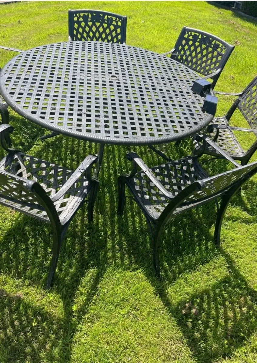 Garden Table - Image 2
