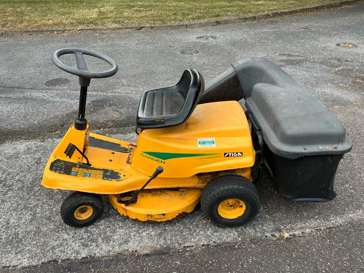 Ride on Stiga garden lawnmower - Image 4