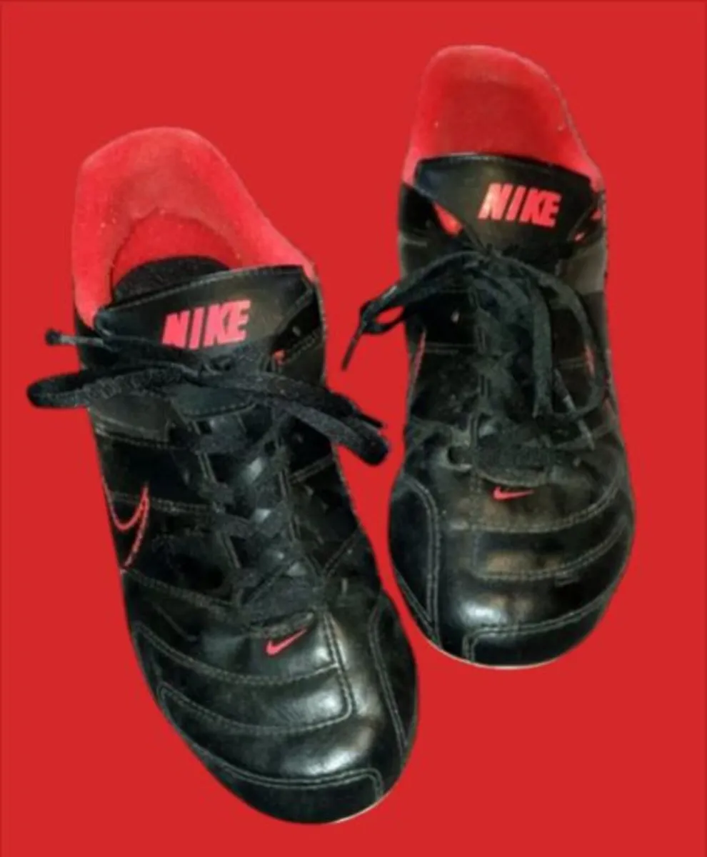 Authentic Nike Park II Junior Football Boots - Image 1