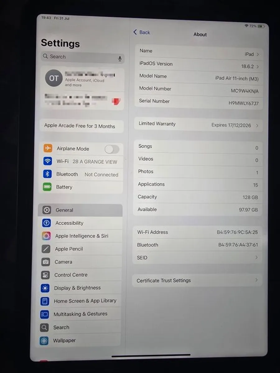 iPad - Image 1
