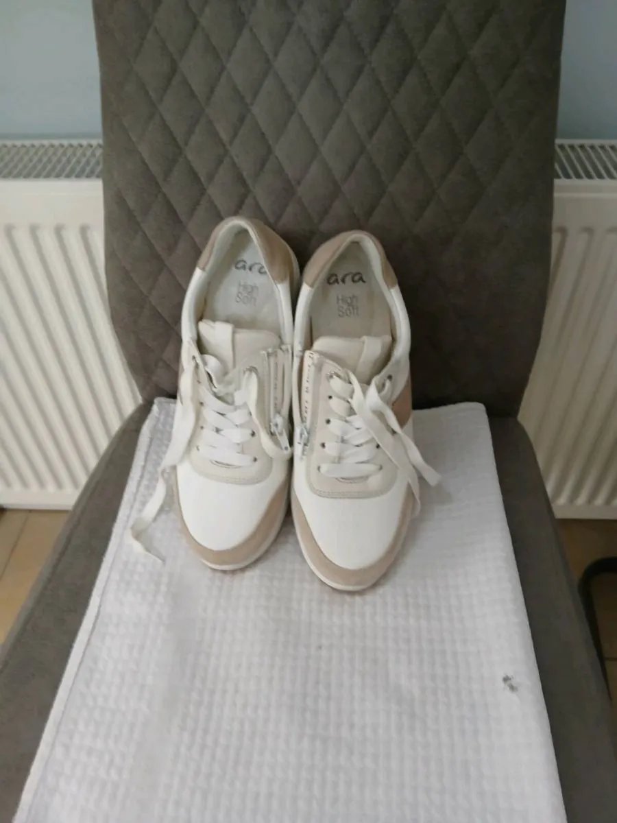 ARA HIGH SOFT LADIES TRAINERS NEW - Image 1