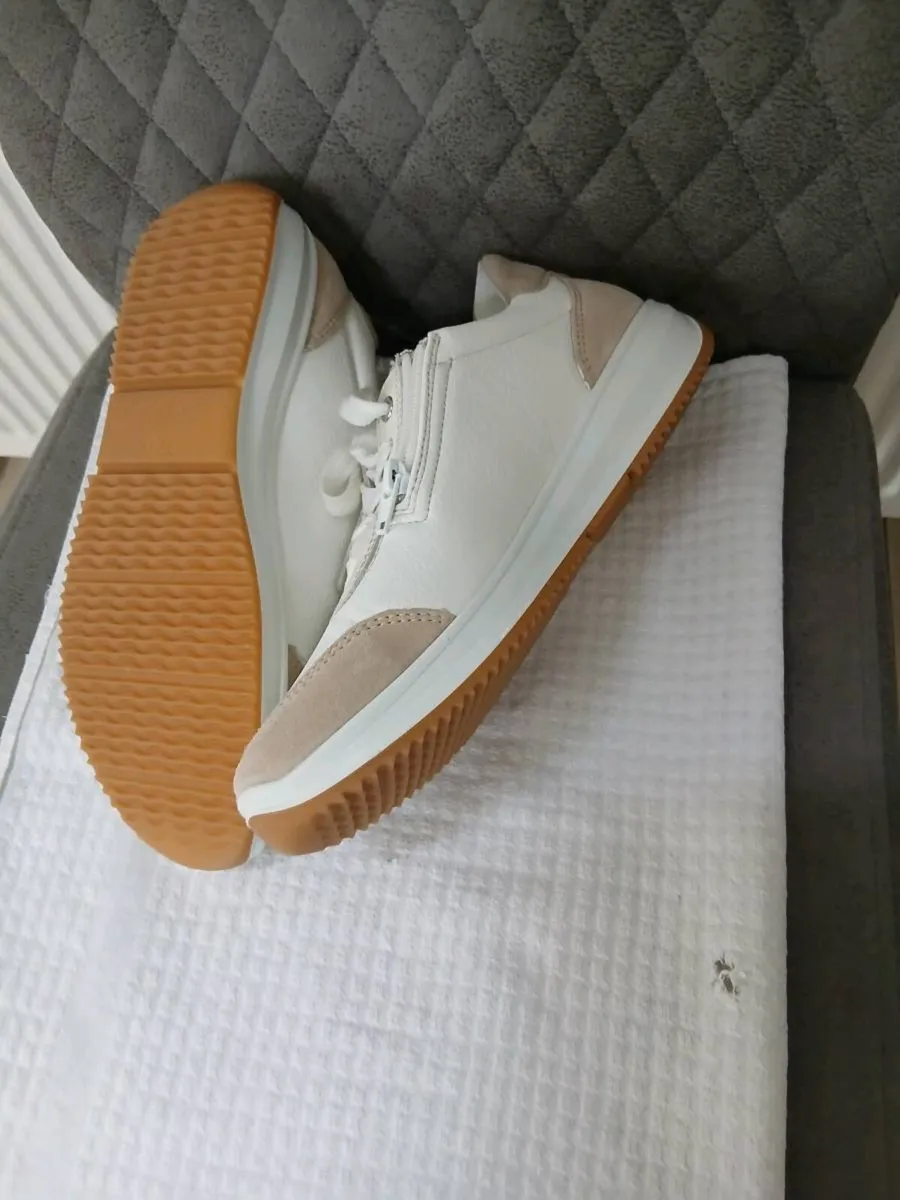 ARA HIGH SOFT LADIES TRAINERS NEW - Image 3