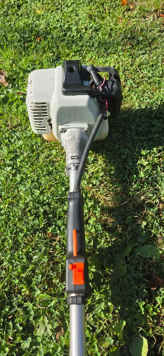 Small chainsaw - Image 1