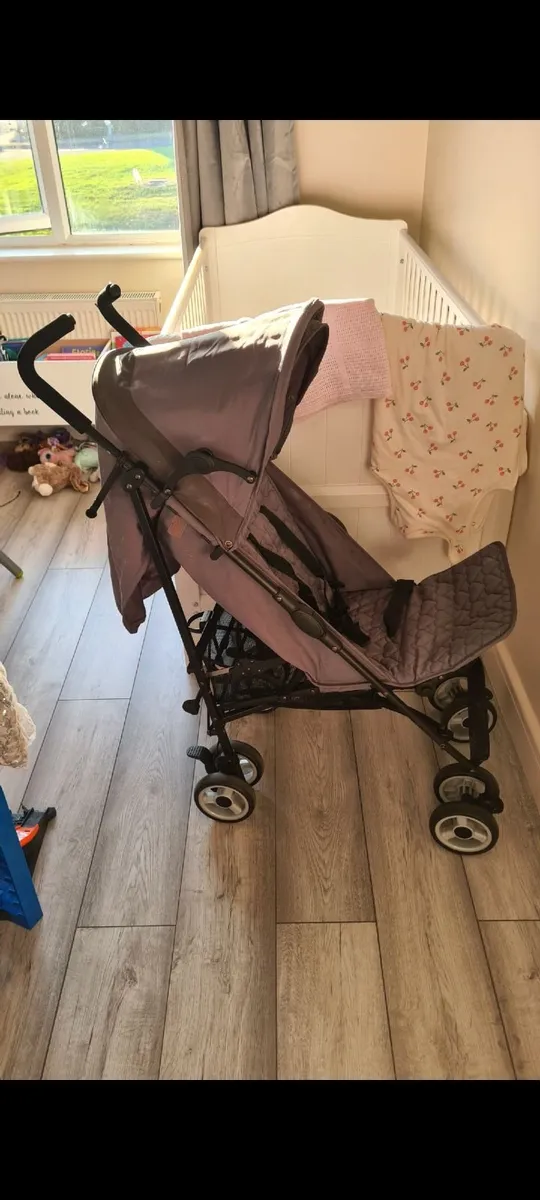 foldable Cygnet stroller / buggy - Image 1