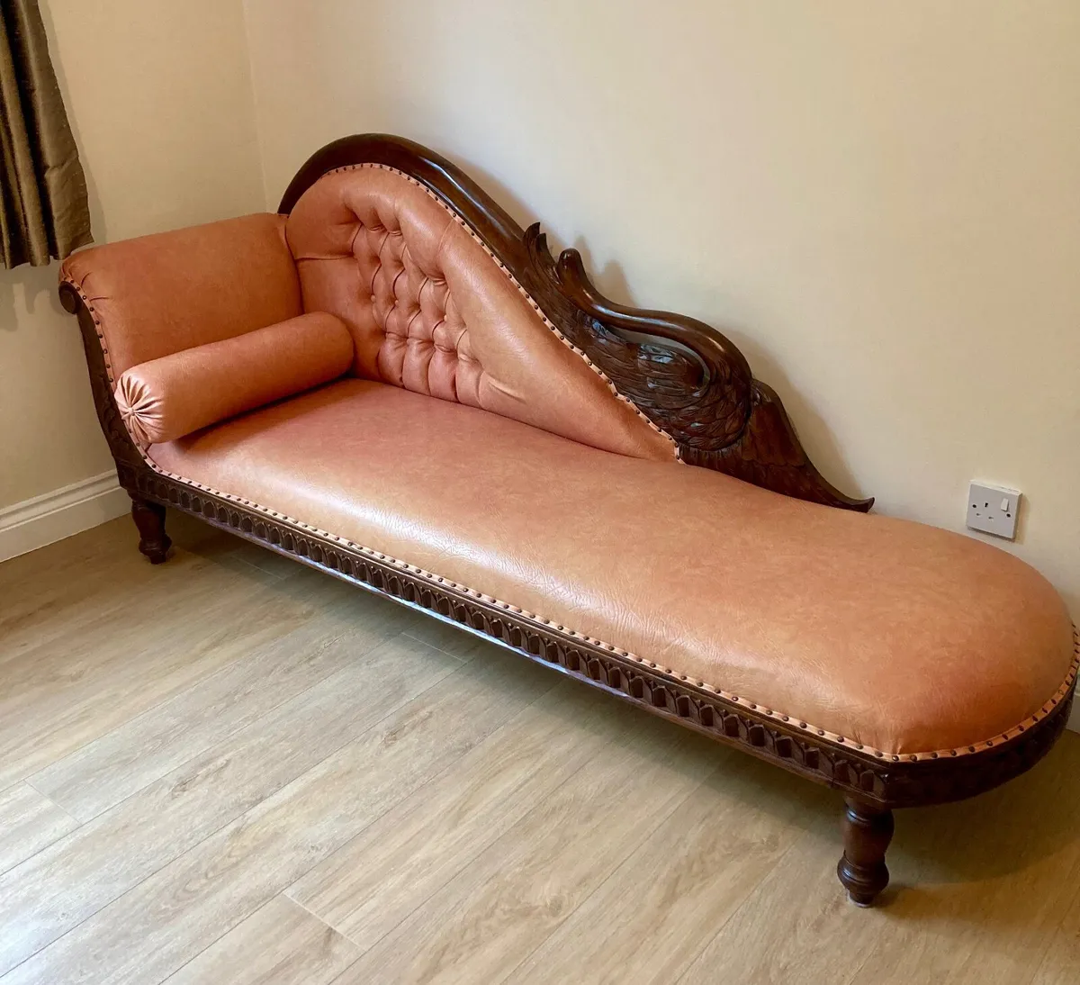 Stunning Solid Mahogany Swan-Neck Chaise Longue - Image 1