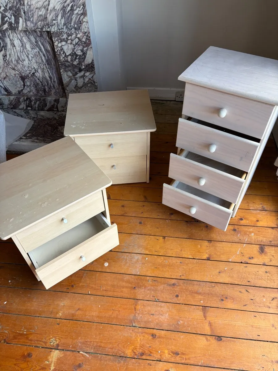 Drawers x 3