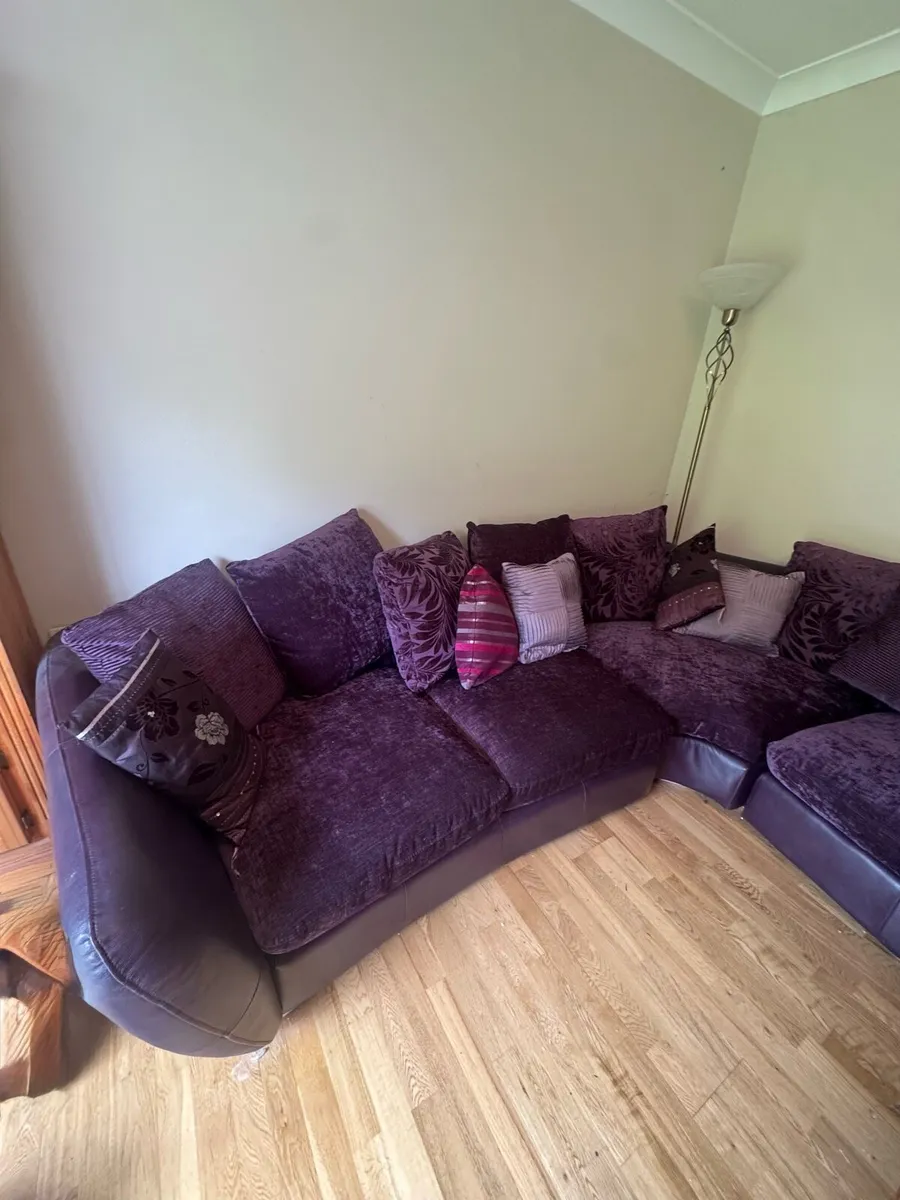 Large Purple Corner Sofa – Excellent Condition - Image 3