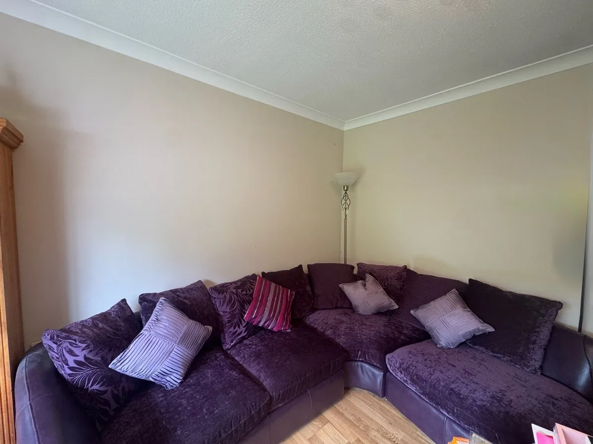 Large Purple Corner Sofa – Excellent Condition - Image 4