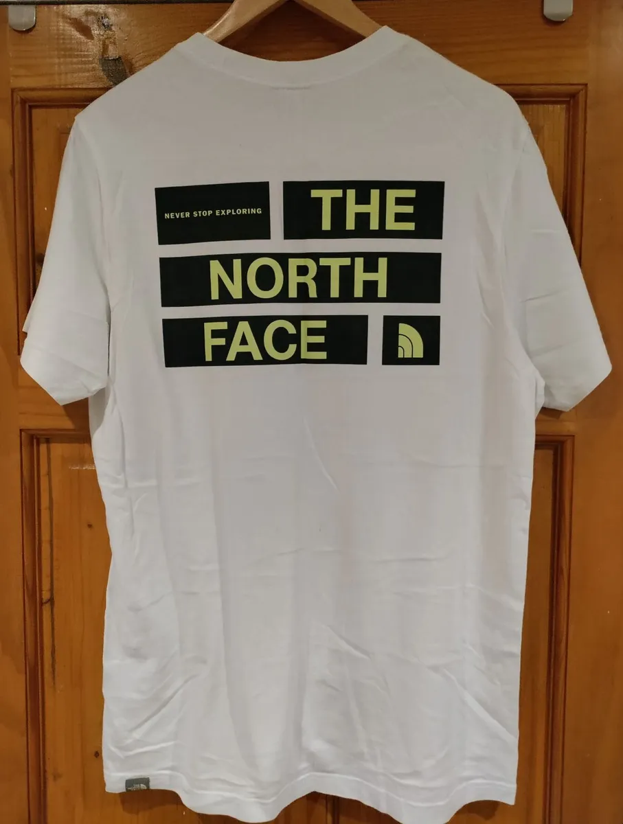 The North Face T shirt L - Image 3