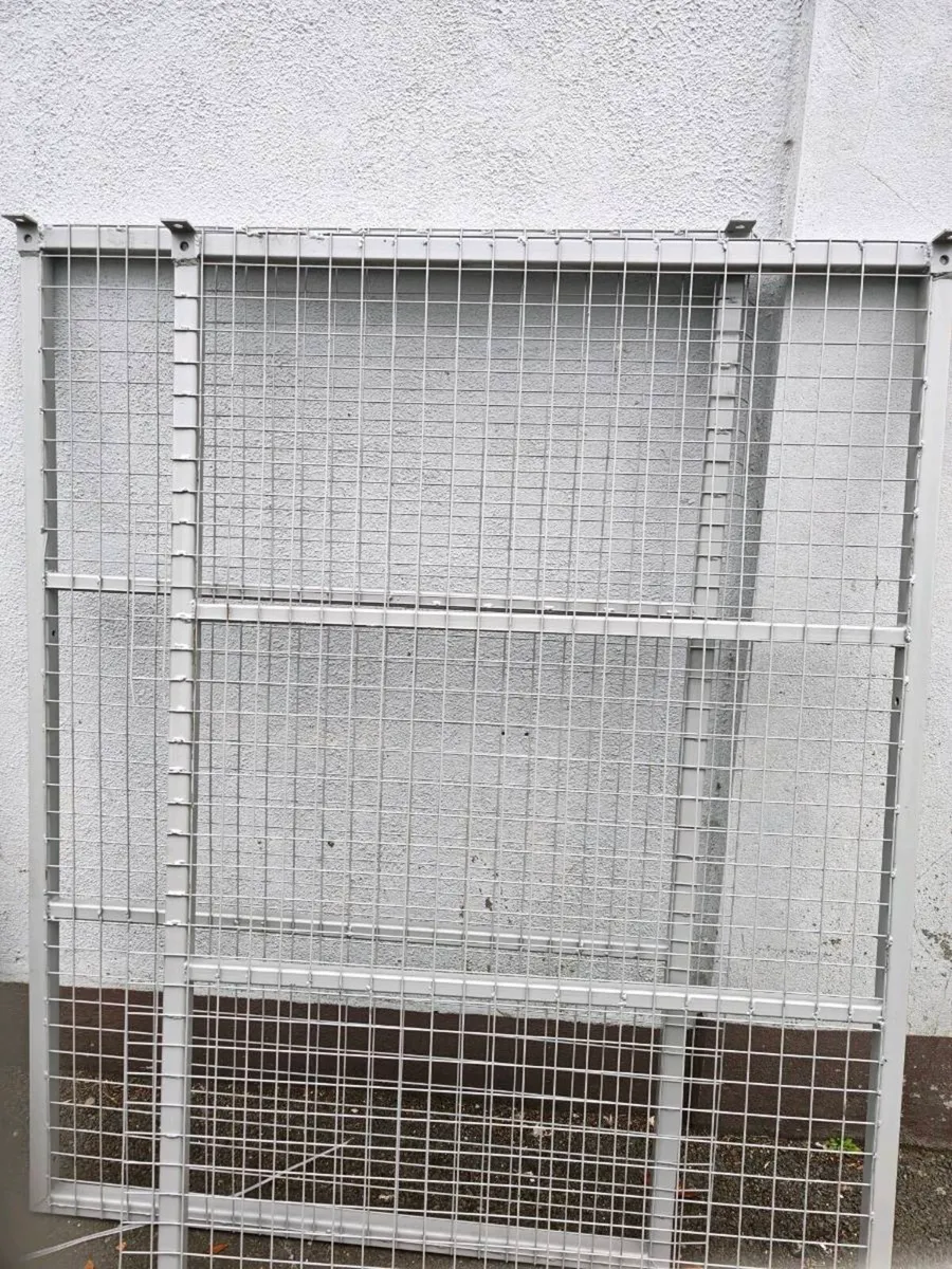 Welded Wire Mesh Panel and Gate - Image 2