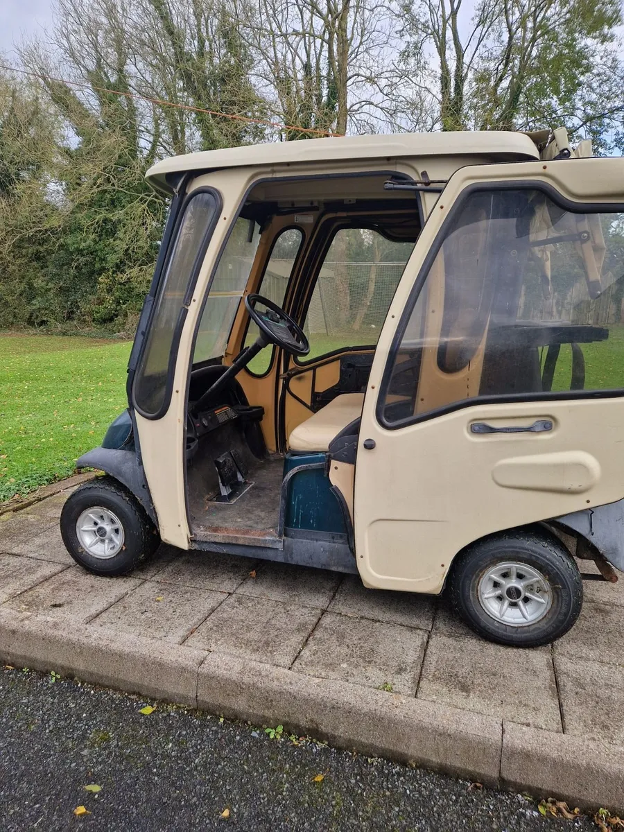 Golf buggy - Image 2