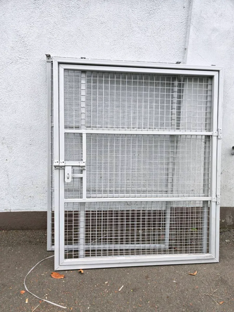 Welded Wire Mesh Panel and Gate - Image 1