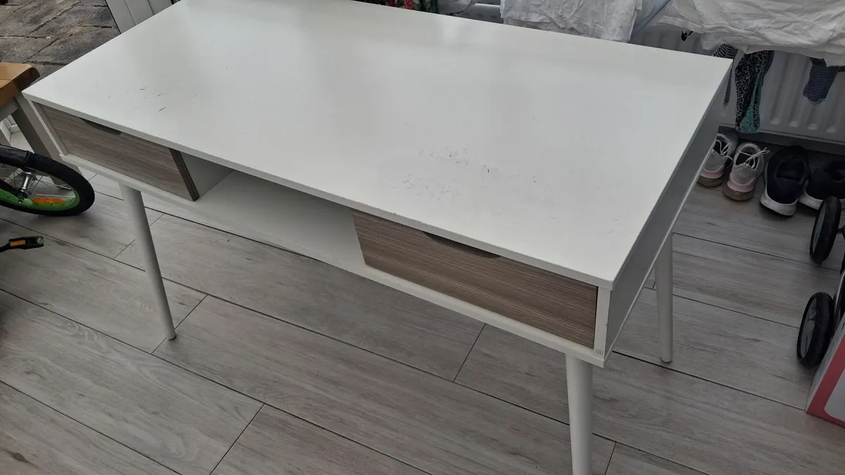 Desk - Image 3