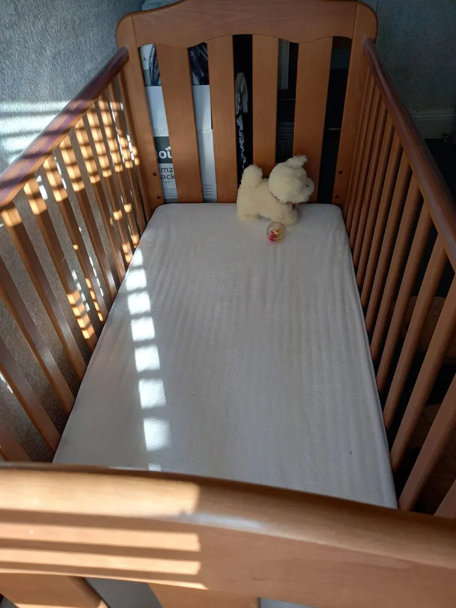 Baby cot - Image 2