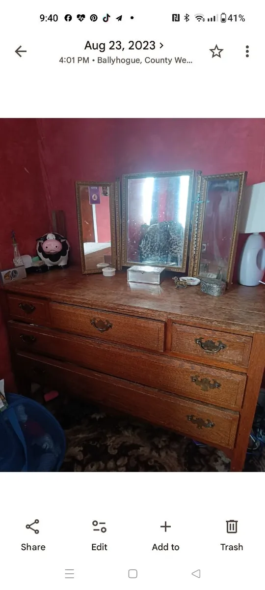 Wardrobe and dressing table - Image 2