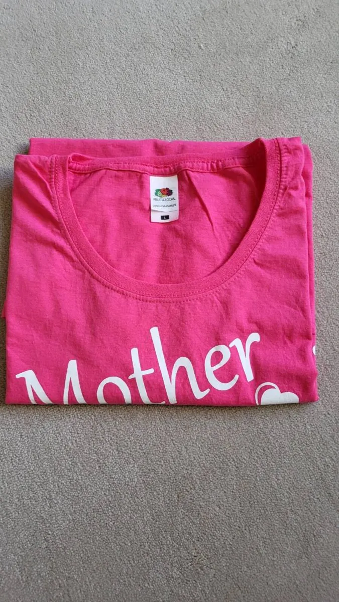 Mother of Groom tshirt, immaculate. - Image 2