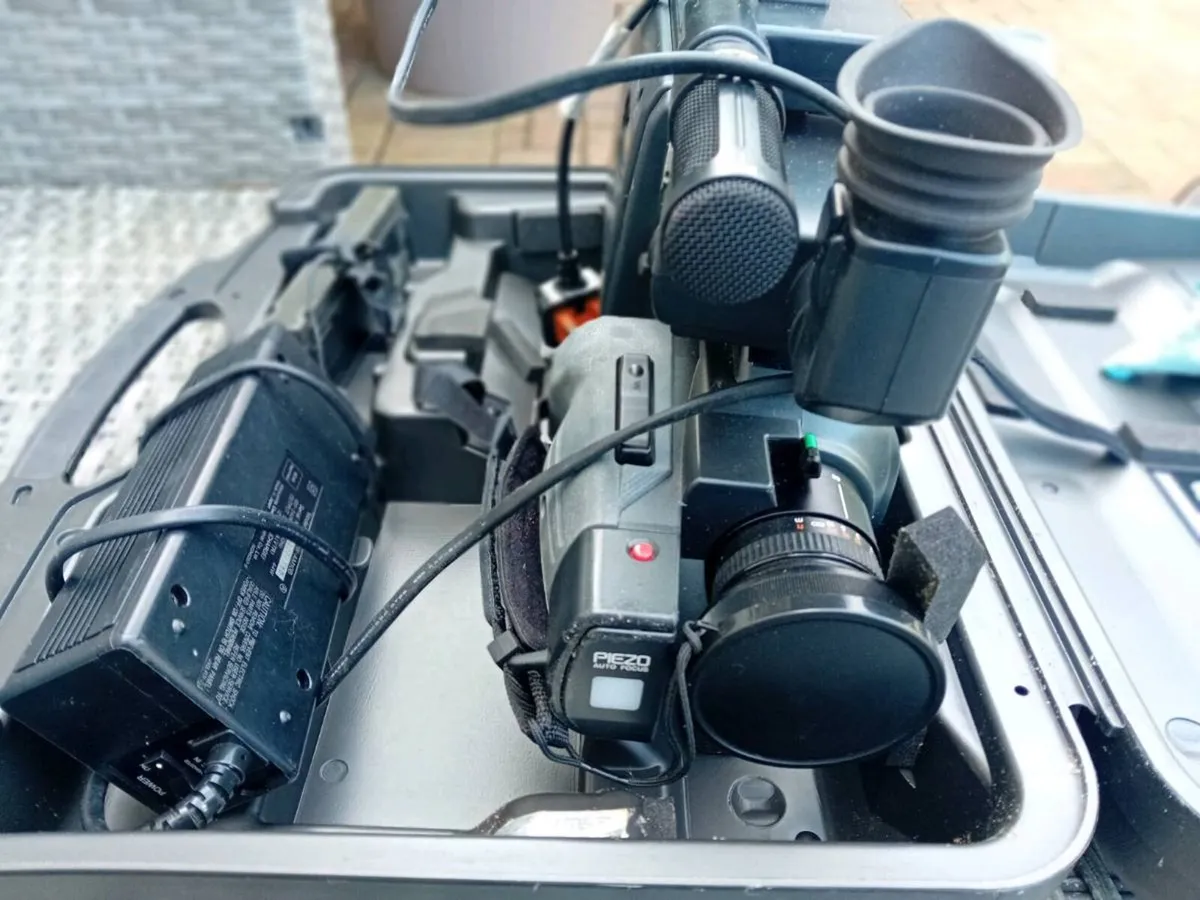 VHS video Camera - Image 3