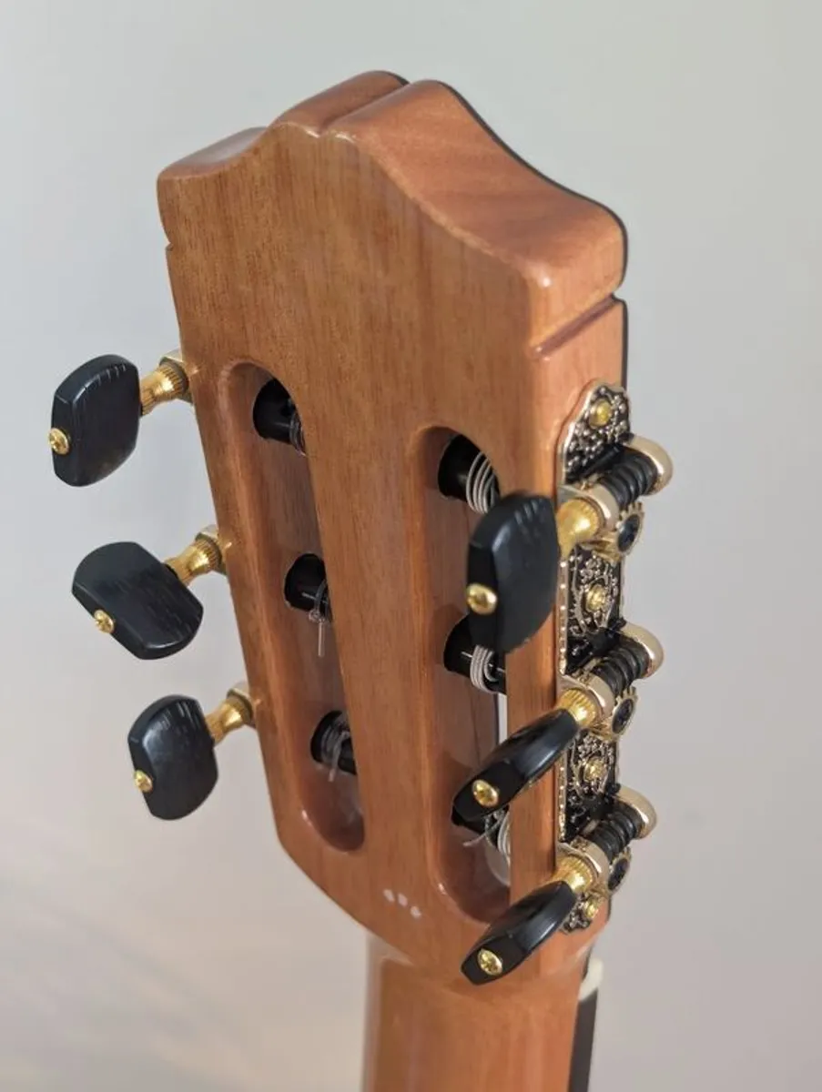Cordoba F7 Iberia Flamenco classical guitar - Image 3