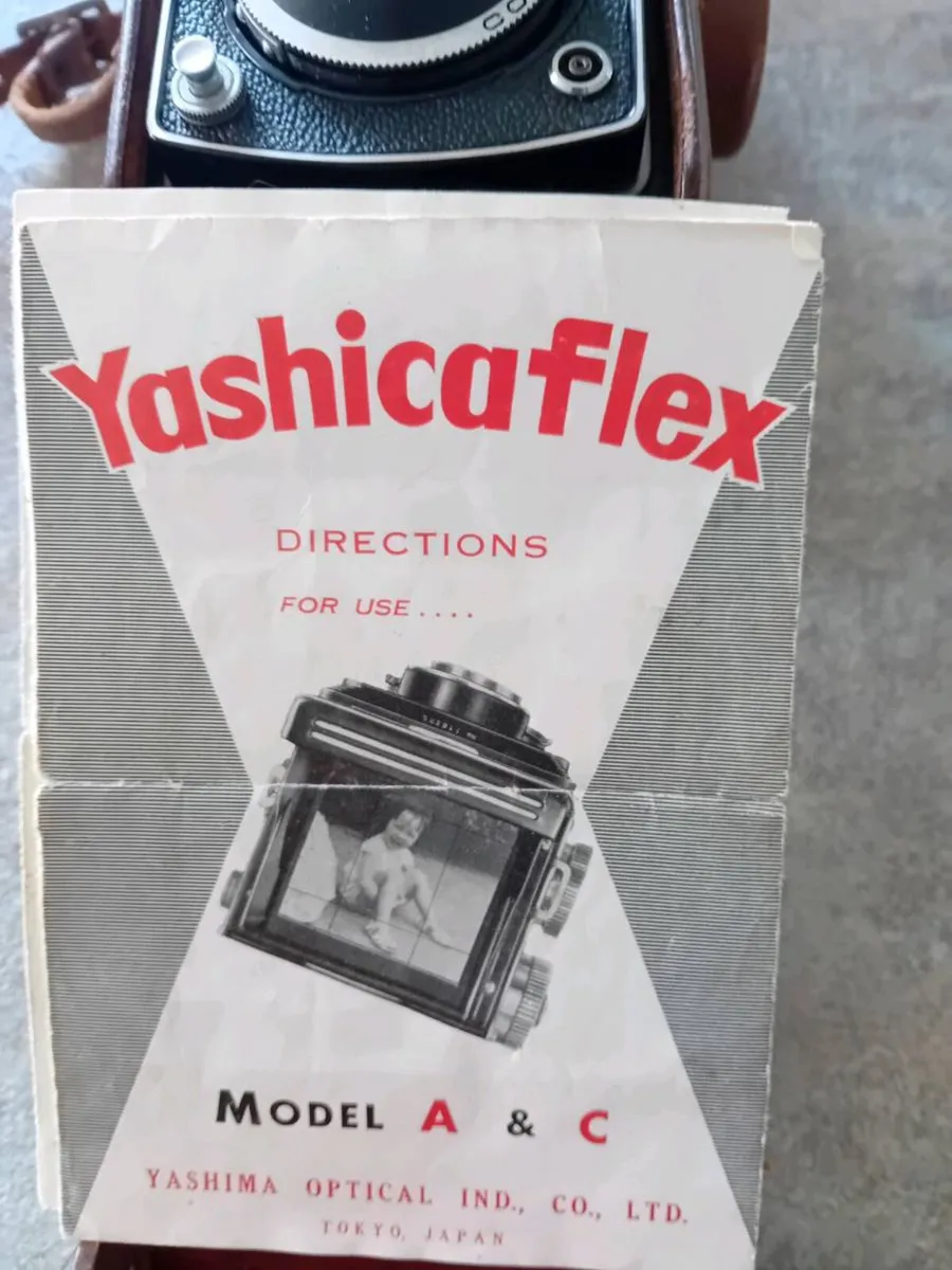 Yashicaflex Camera - Image 2