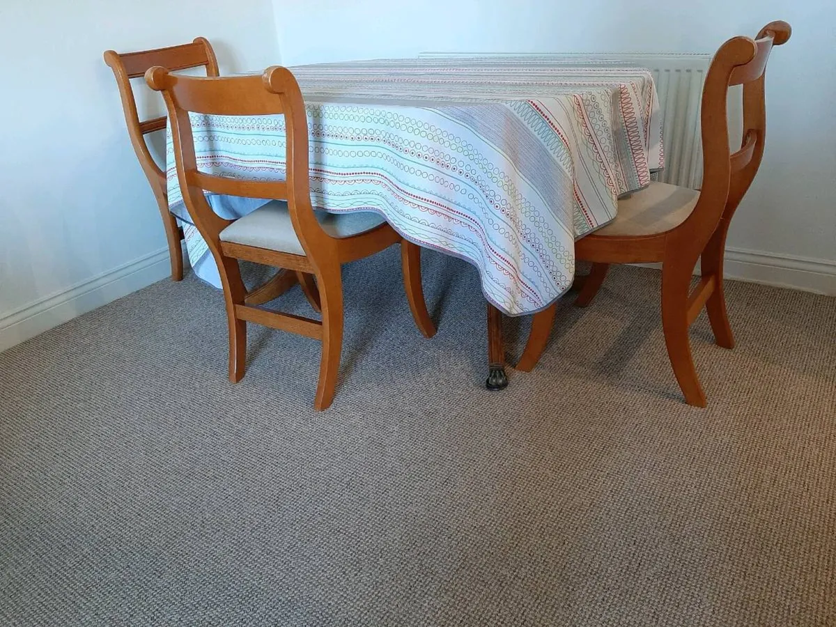 Dining room table & chair's - Image 1