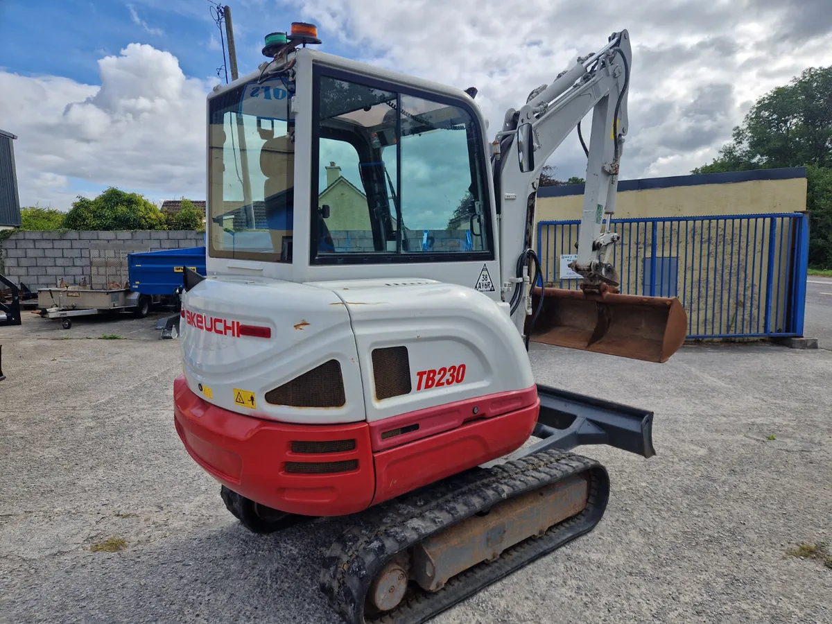 Takeuchi TB230 - Image 4
