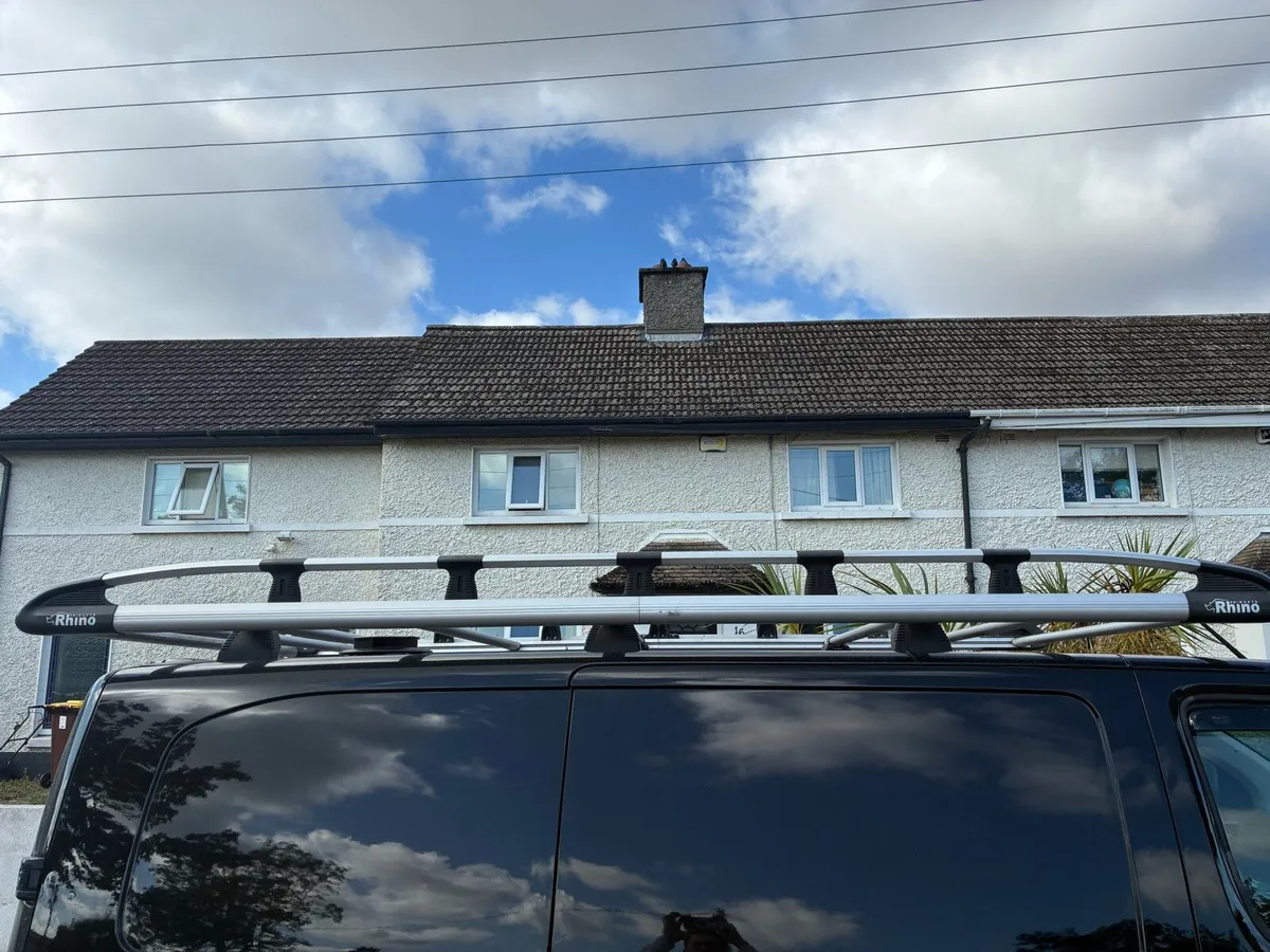 Rhino 7 Bar Roof Rack - Image 3