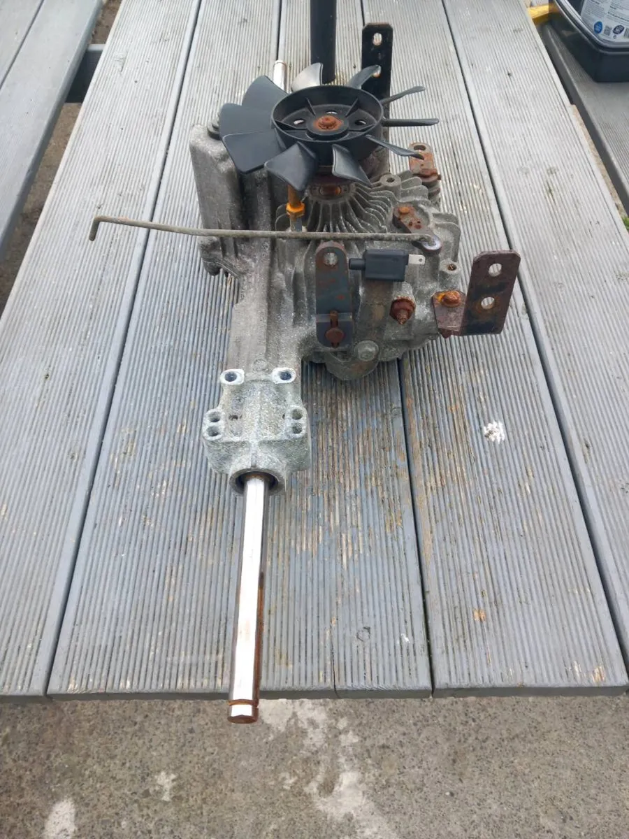 John deere X140 hydrostatic transmission - Image 4