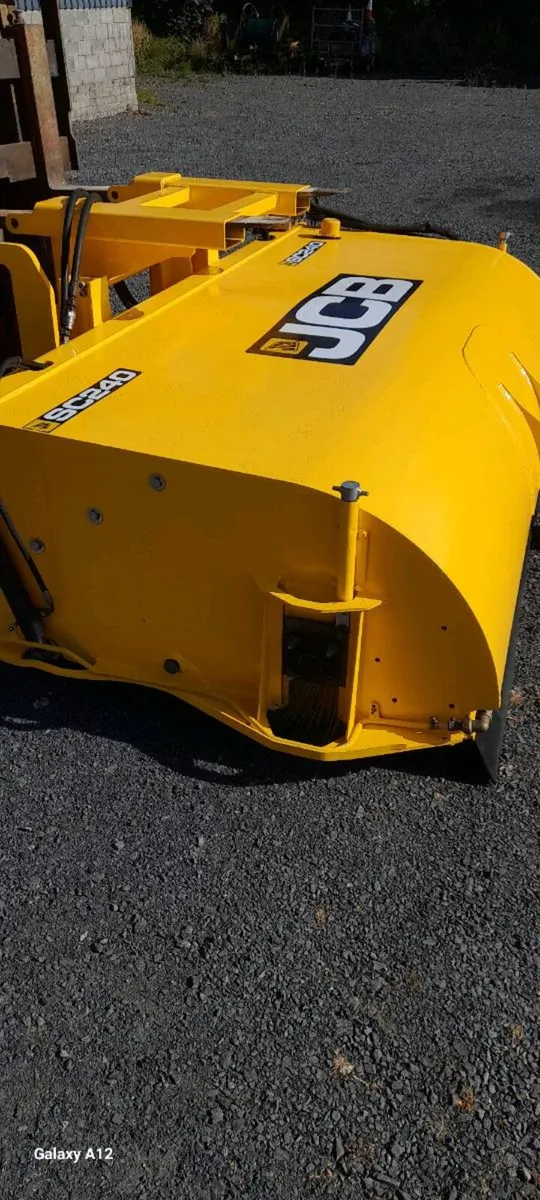 Jcb sc240 - Image 4