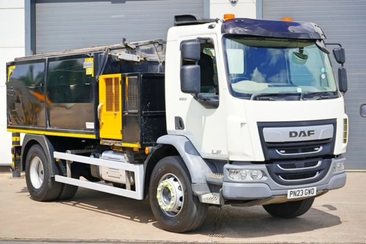 2023 DAF LF 260 4X2 18TON HOTBOX - Image 1