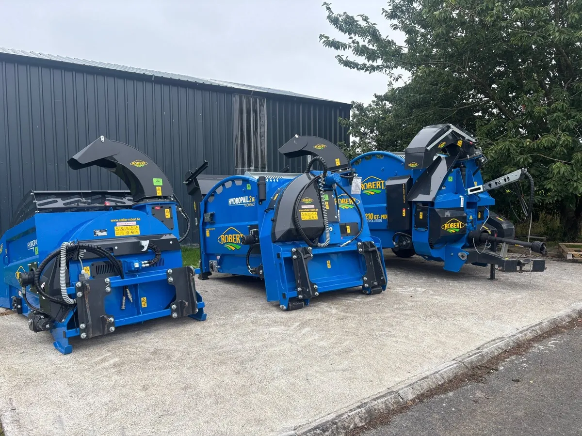 Robert’s straw blowers - Image 1
