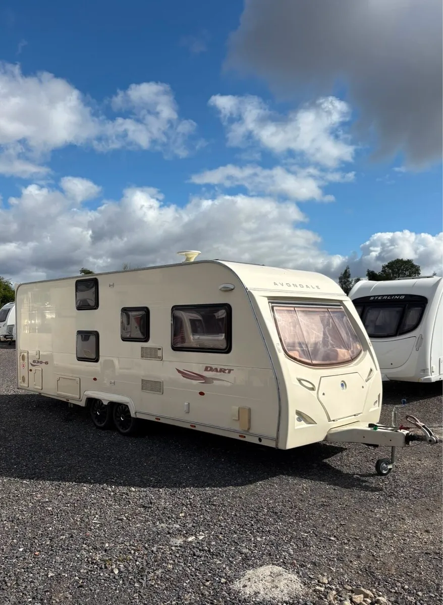 2009 Avondale 6 Berth Fixed Bunkbed Caravan - Image 1