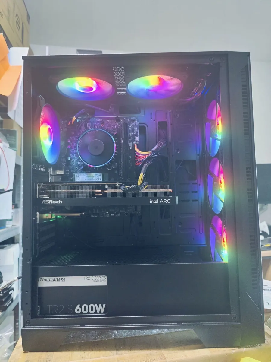 Custom Gaming Pc Intel I5 12400f/16gb Ram/Arc A750 - Image 1