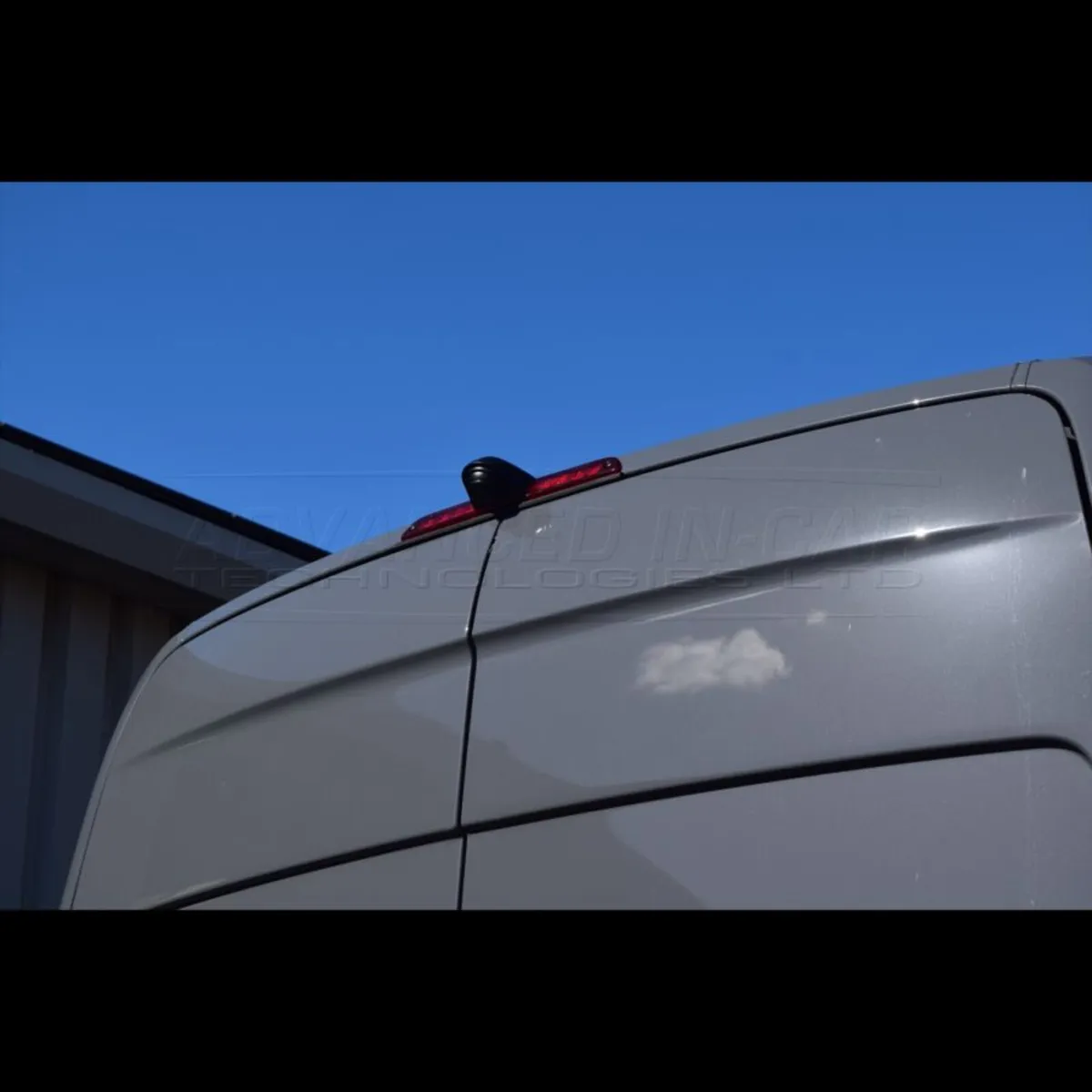 Reversing camera kit for MB Sprinter VW Crafter - Image 1