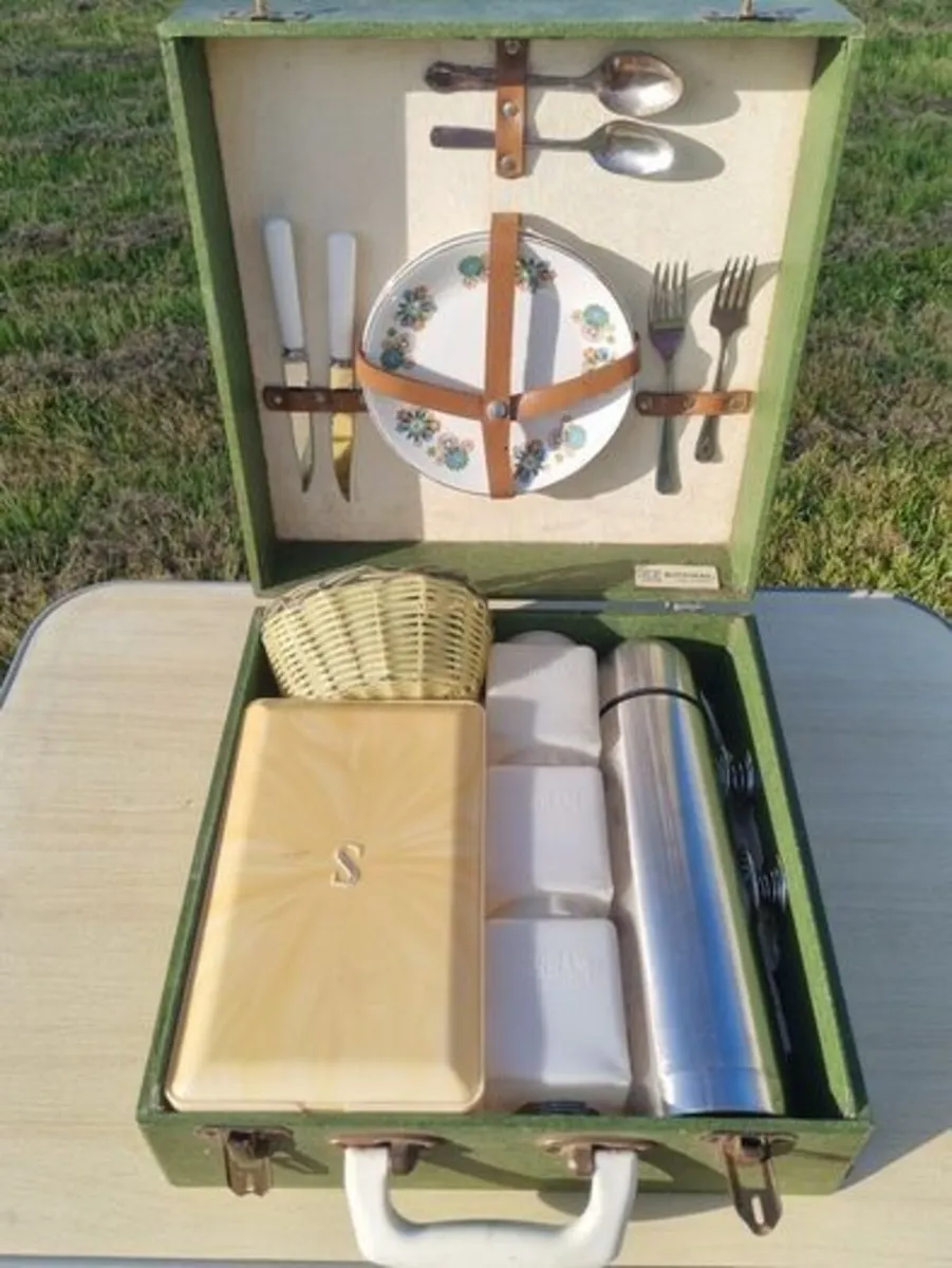 Antique picnic set by Sirram - Image 1
