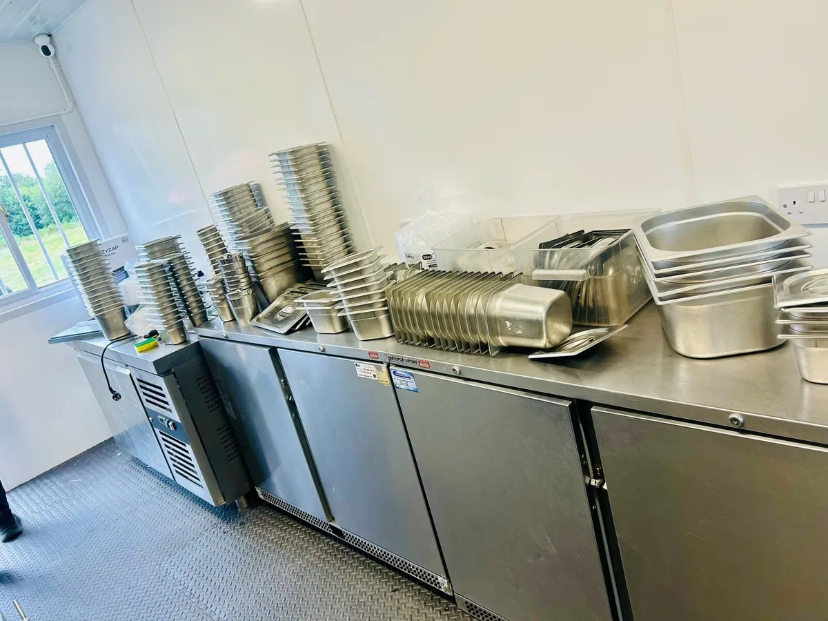 Food container for sale - Image 3