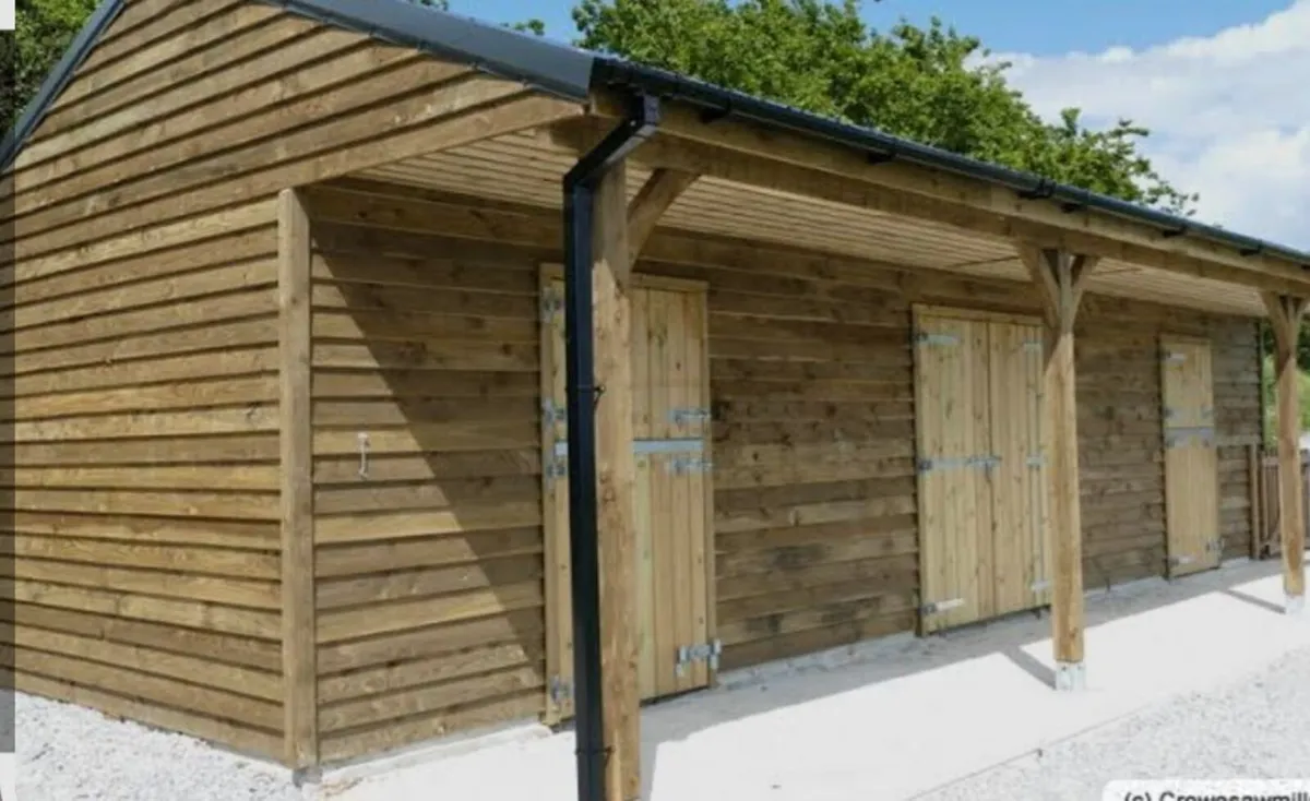 Pergola fencing Stables - Image 3