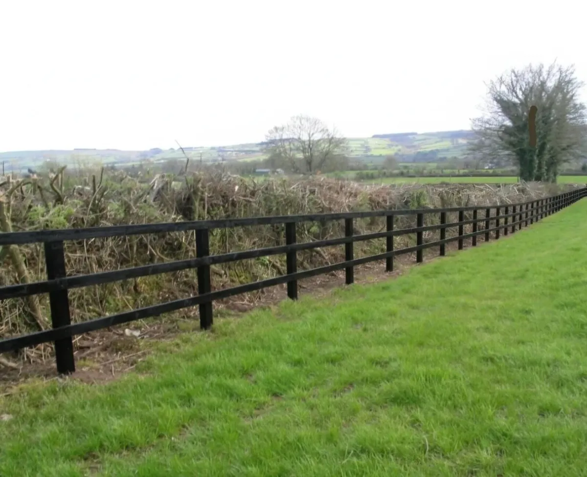 Pergola fencing Stables - Image 4