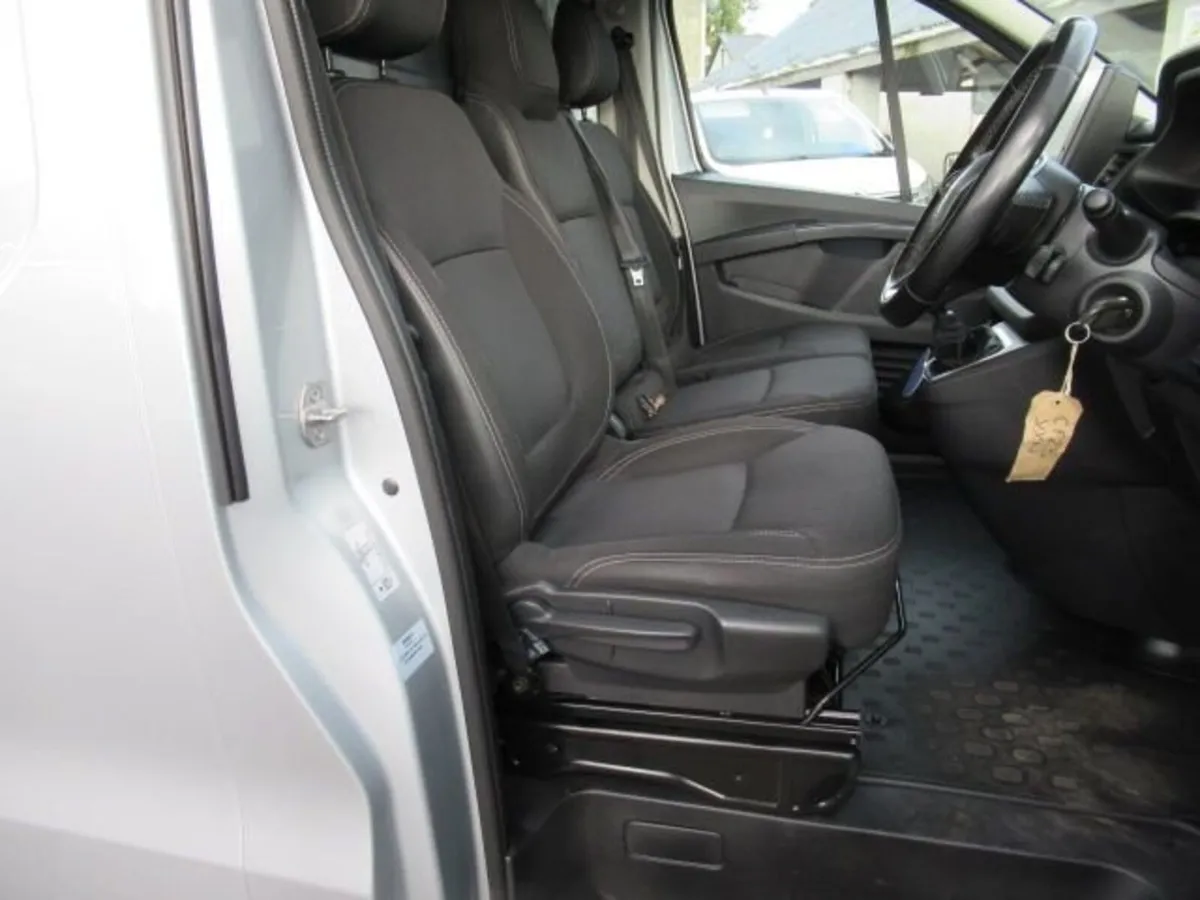 2.0 dCi Blue LL30 Sport Panel Van 5dr Diesel Manua - Image 3