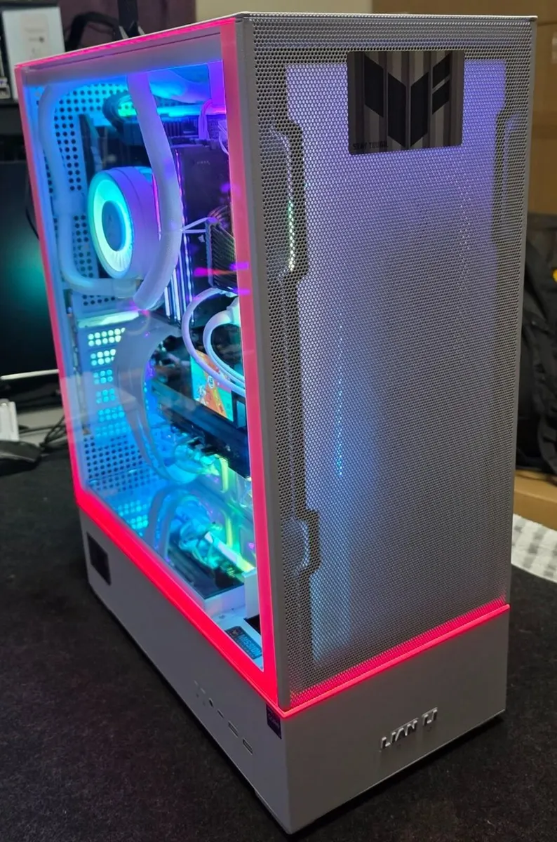 LianLi TUF i7 Ultra RTX 5070 White Gaming PC - Image 1