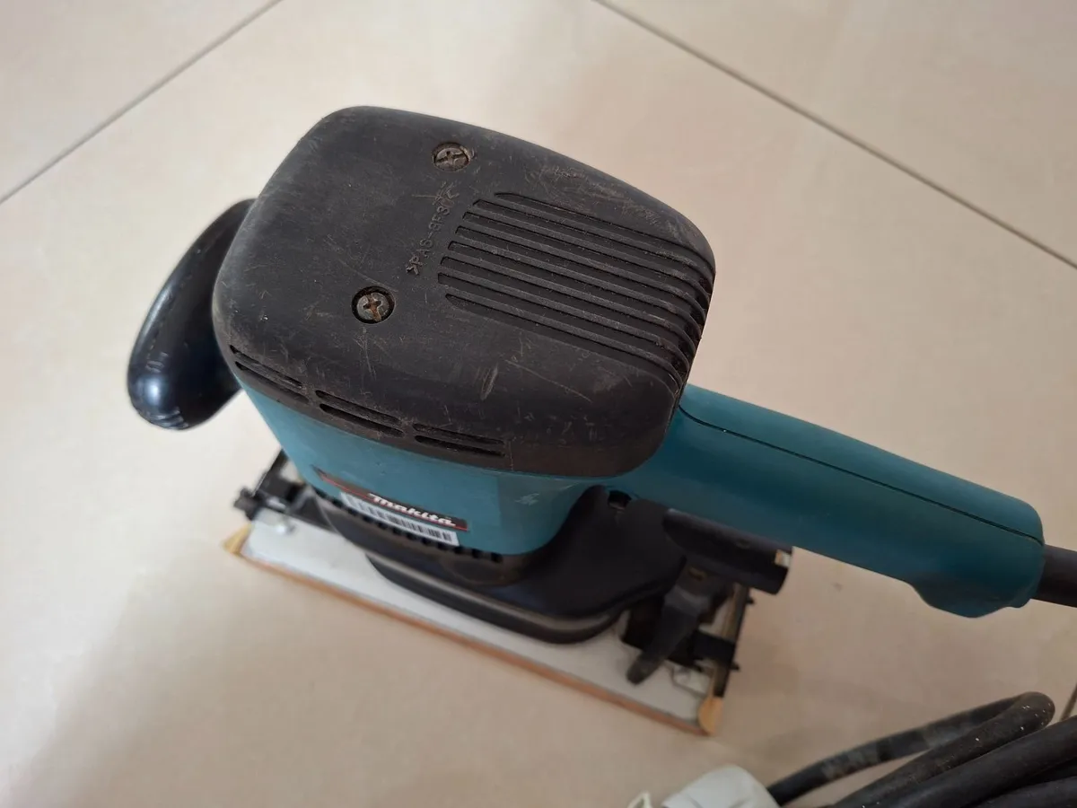 Makita 9046 Orbital Sander 110v - Image 4