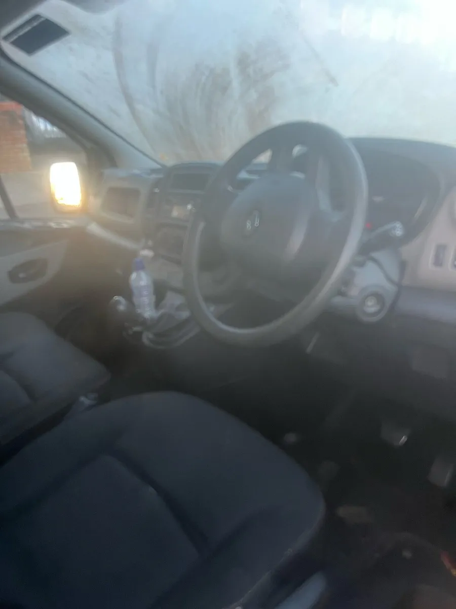 Renault traffic - Image 4