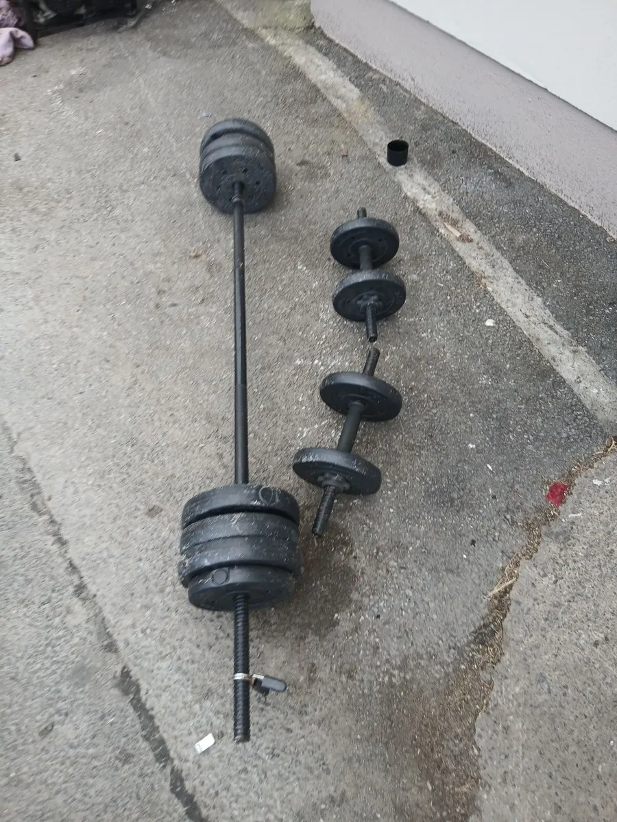 Sat of weights in great condition price too sell - Image 2