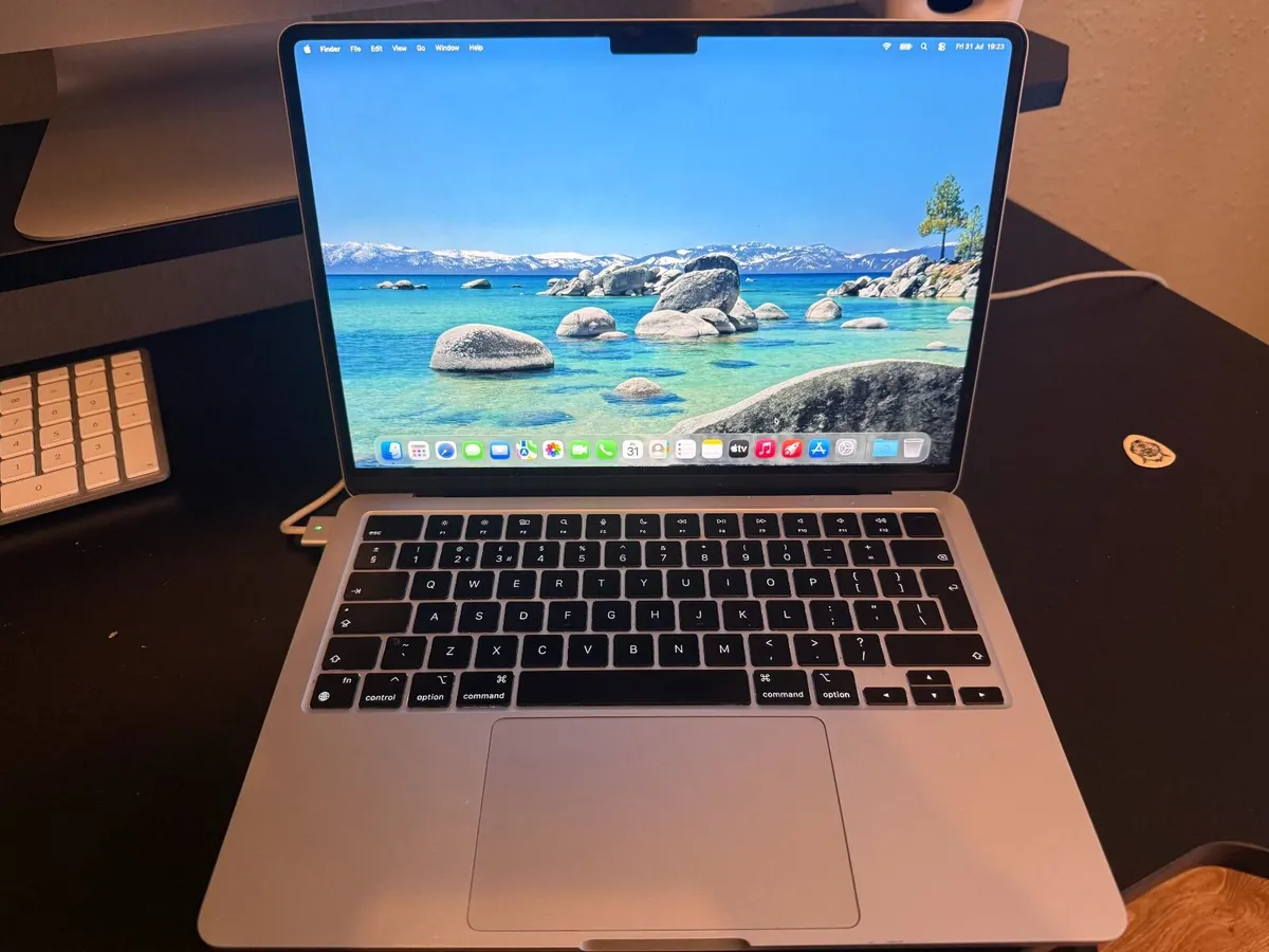 Macbook Air M2 - 256gb Ssd - 8gb Ram - No Haptic - Image 2