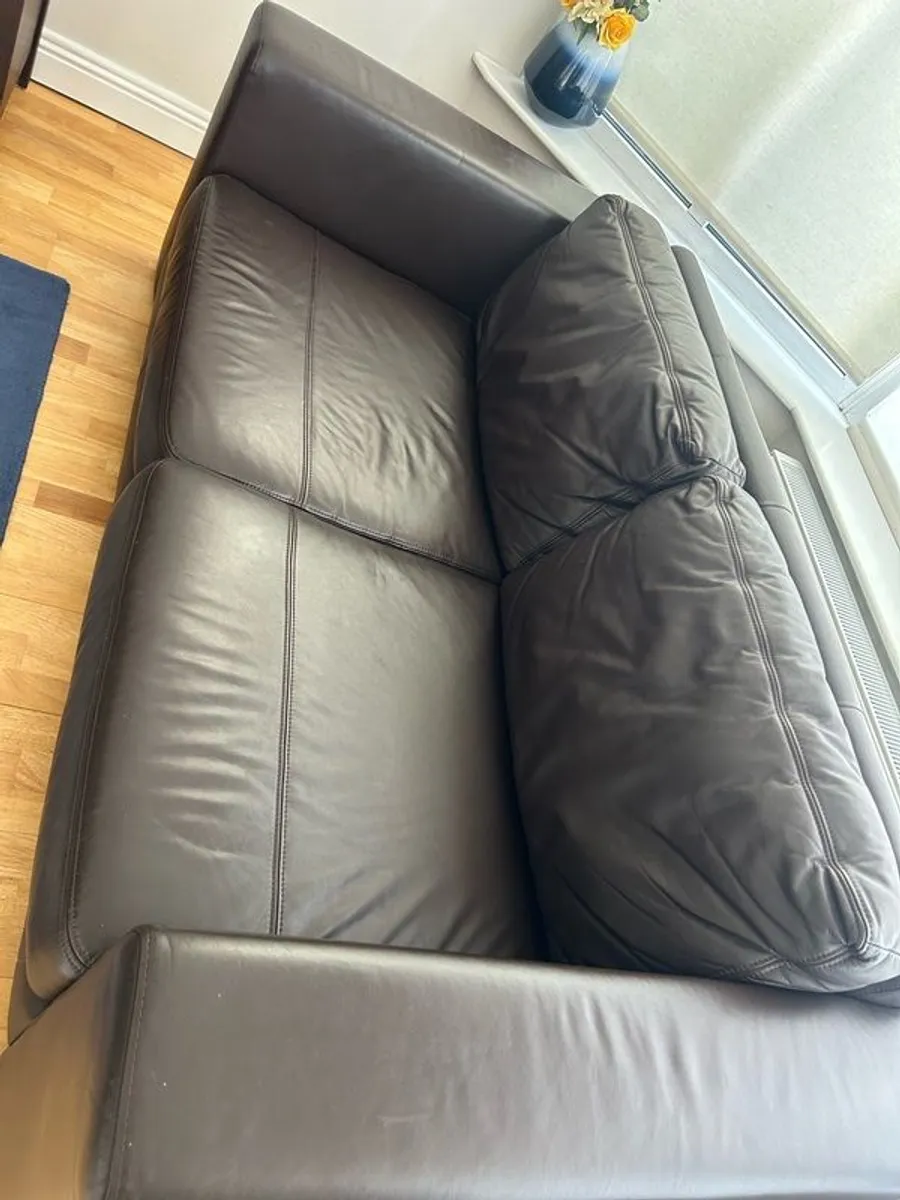 Brown leather settee  & foot rest - Image 3