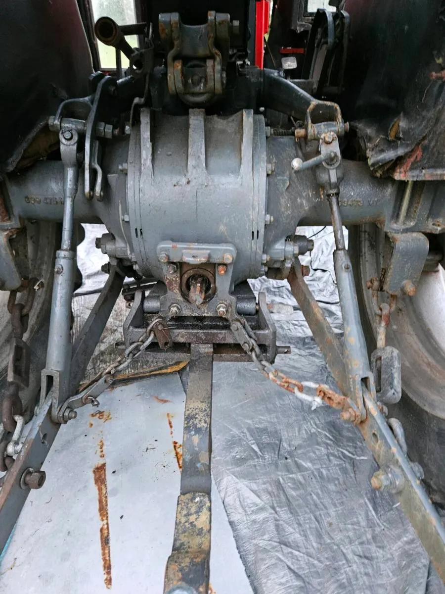 Massey Ferguson 165 Tractor - Image 3