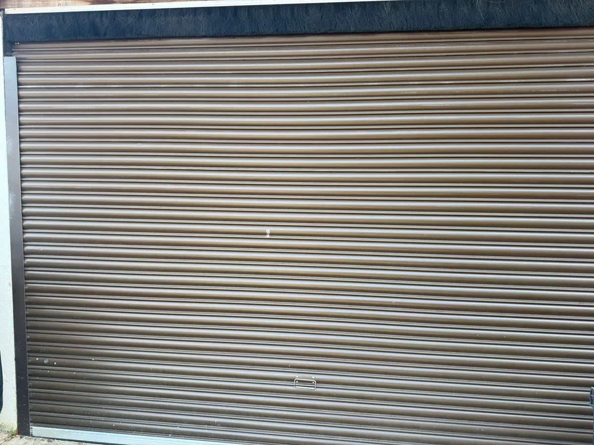 Roller shutter door manual. - Image 1